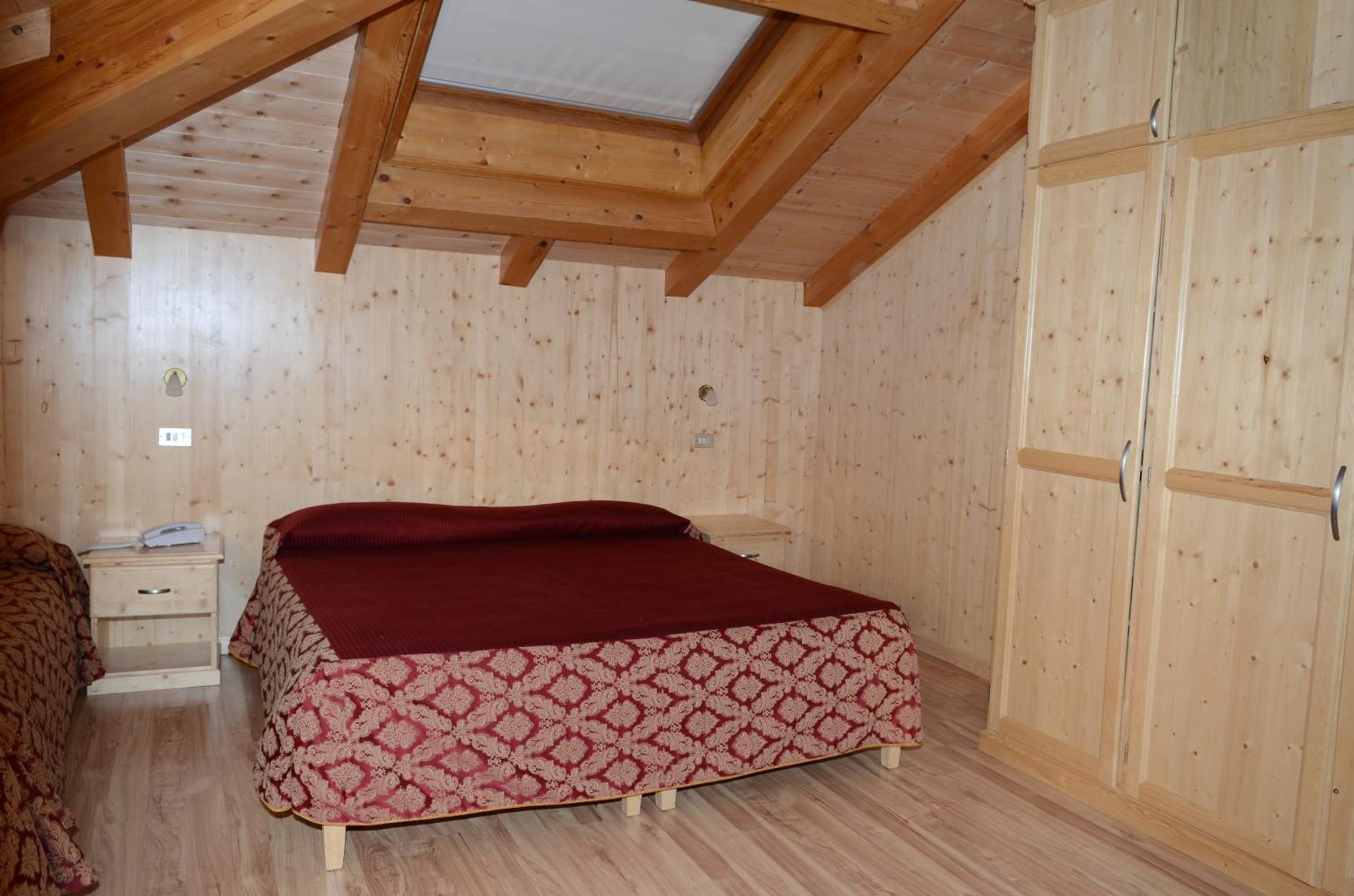Hotel Corona Карано Екстер'єр фото